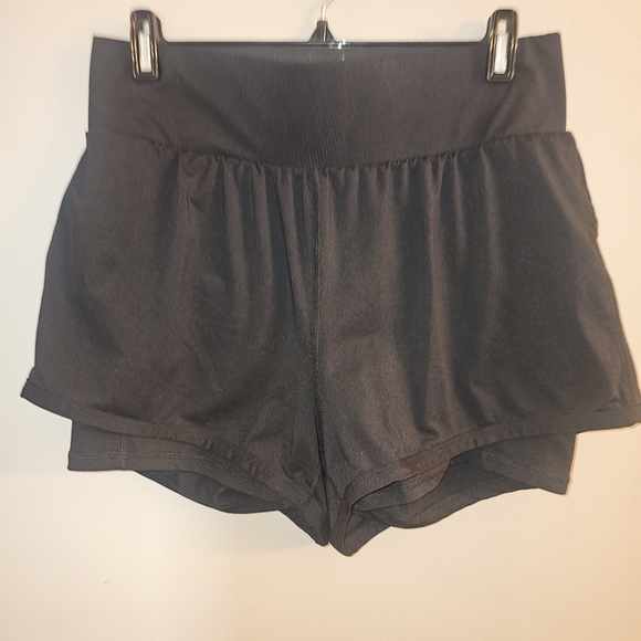 Fabletics Shorts - Picture 1 of 5